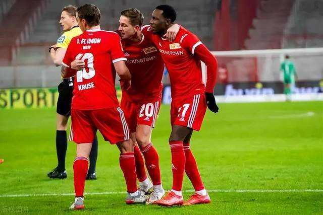 库里27分哈特三双 勇士负尼克斯跌回西部第十