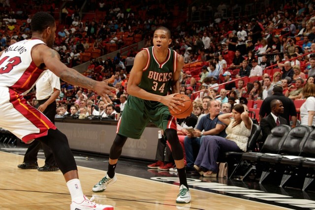 郑薇：朝鲜主力中锋缺阵 我们临时打小球战术